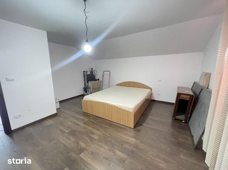 Casă cu 5 camere cu Teren 1500 Mp în CFR