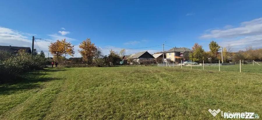 Teren de 2700 mp, în Chechiș