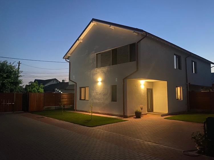 Duplex cu 6 camere cu Canalizare în Afumați
