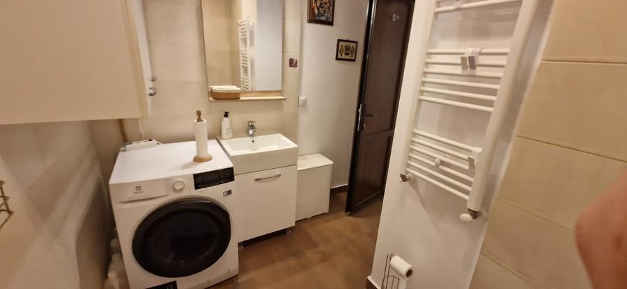 Apartament cu 3 camere decomandat în Lujerului