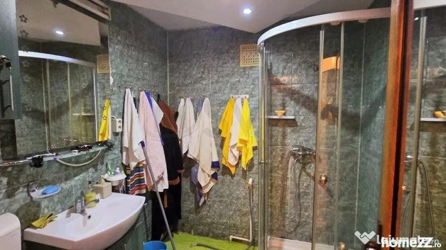 Apartament cu 4 camere semidecomandat în Crângași