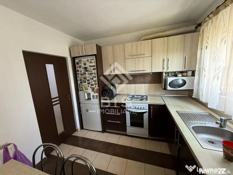 Apartament cu 4 camere decomandat în Central