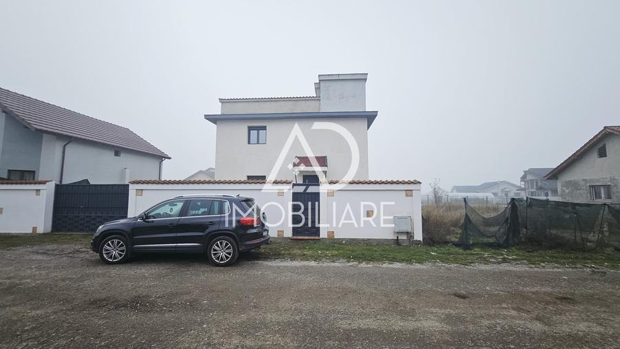 Casă individuală cu 5 camere cu Teren 324 Mp în Sud