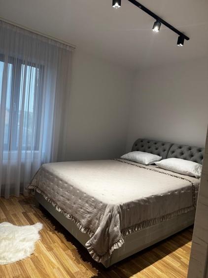 Apartament cu 2 camere decomandat, mobilat în Central