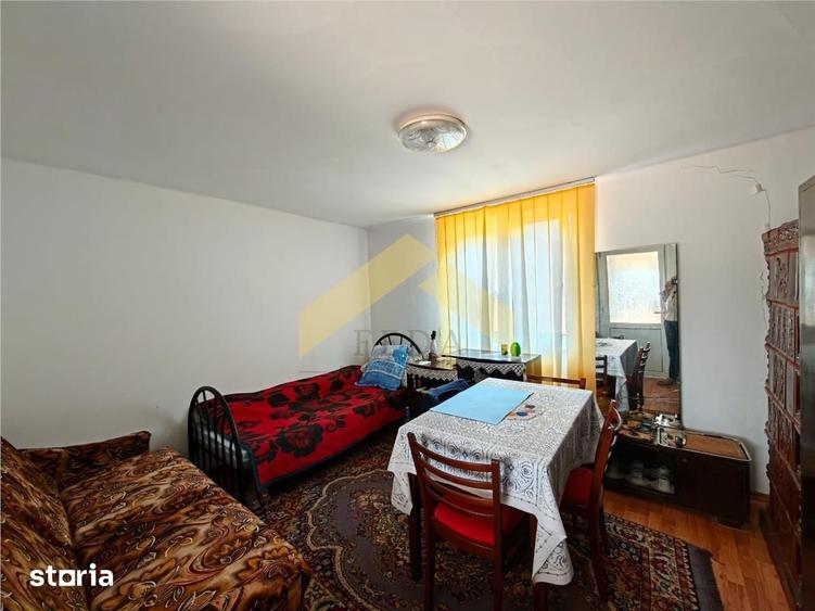 Casă cu 3 camere cu Teren 2504 Mp în Săvârșin