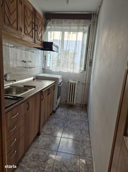 Apartament cu 3 camere nedecomandat în Malu Roșu