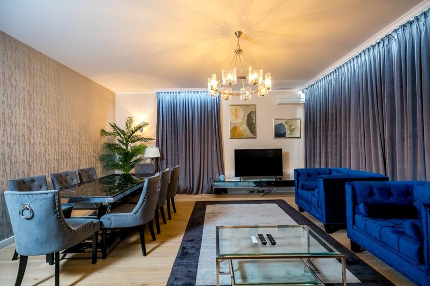 Apartament cu 4 camere semidecomandat în Herăstrău