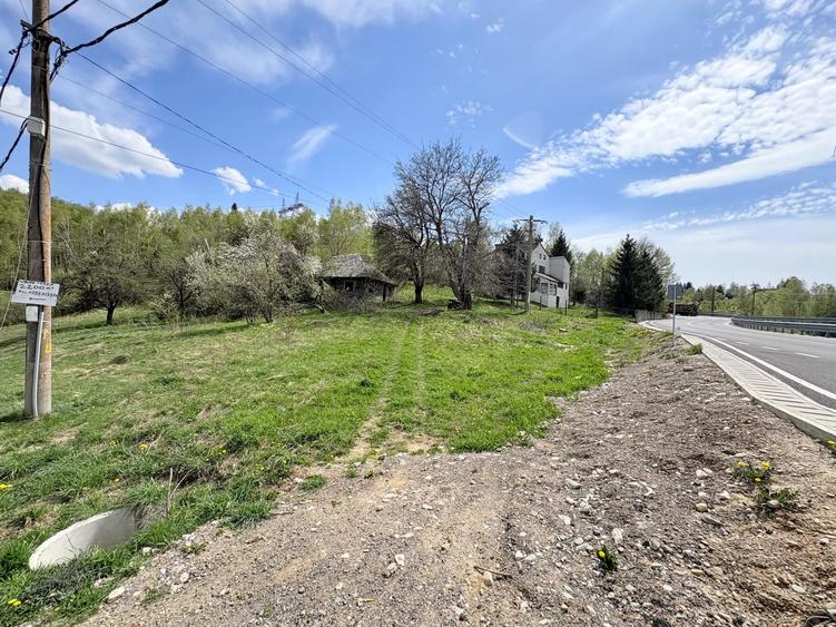 Teren Construcții intravilan de 1100 mp, în Moieciu de Jos
