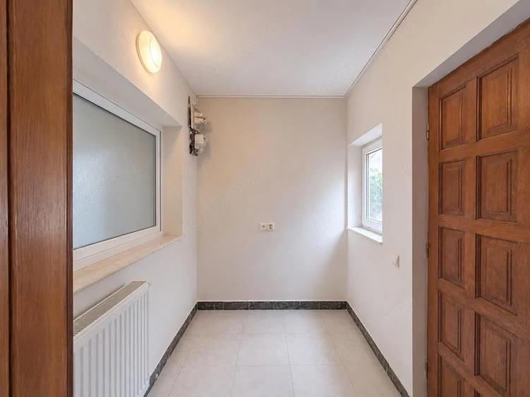 Casă cu Teren 130 Mp în Basarab