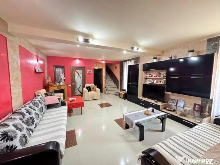 Casă cu 5 camere cu Teren 157 Mp în Central