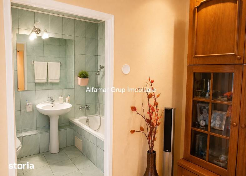 Apartament cu 4 camere decomandat în Berceni