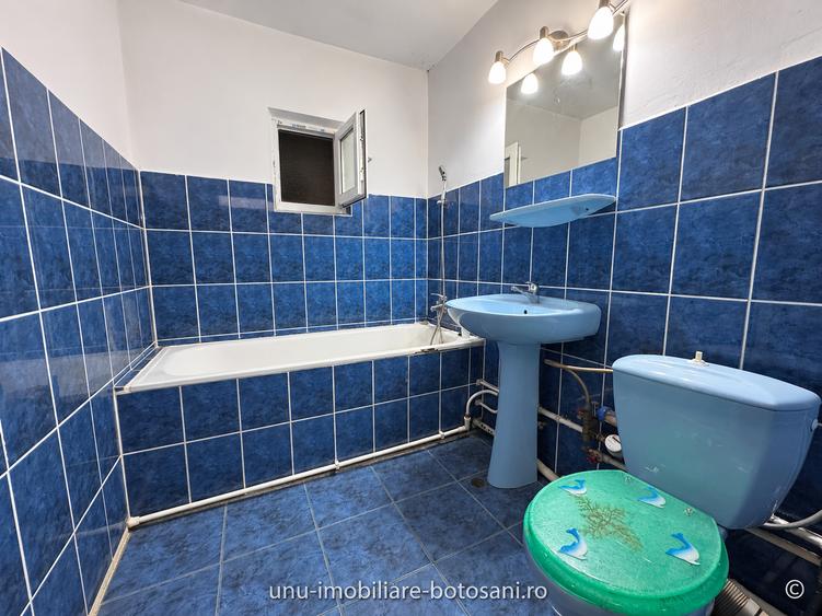 Apartament cu 3 camere decomandat în Sud-Vest