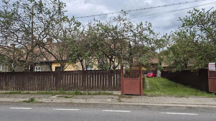 Casă cu Teren 3000 Mp în Călățele