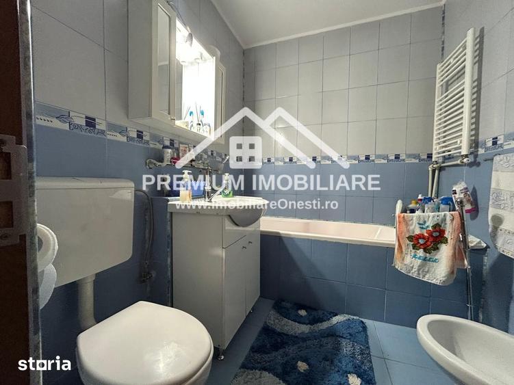 Apartament cu 3 camere decomandat în Dofteana
