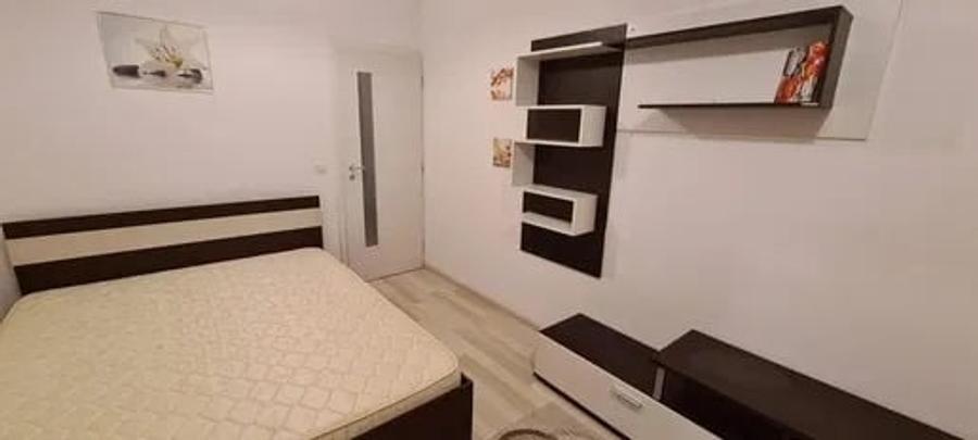 Apartament cu 2 camere semidecomandat, mobilat în Central
