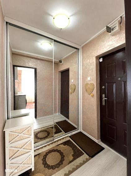 Apartament cu 2 camere decomandat în Micro 17