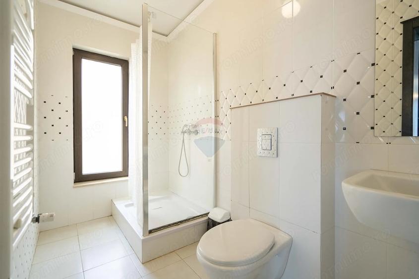 Casă cu 4 camere cu Teren 925 Mp în Nufărul