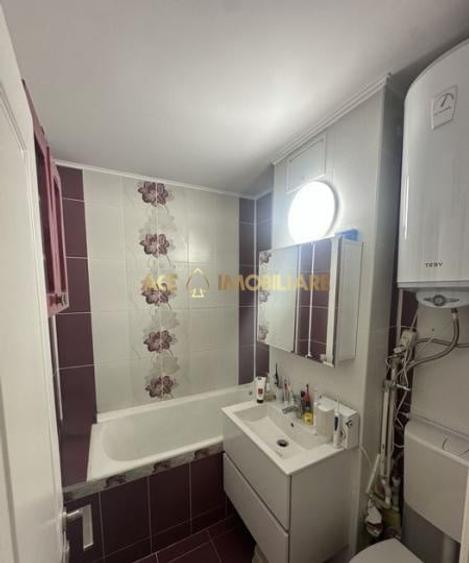Apartament cu 3 camere decomandat, mobilat în Sălăjan