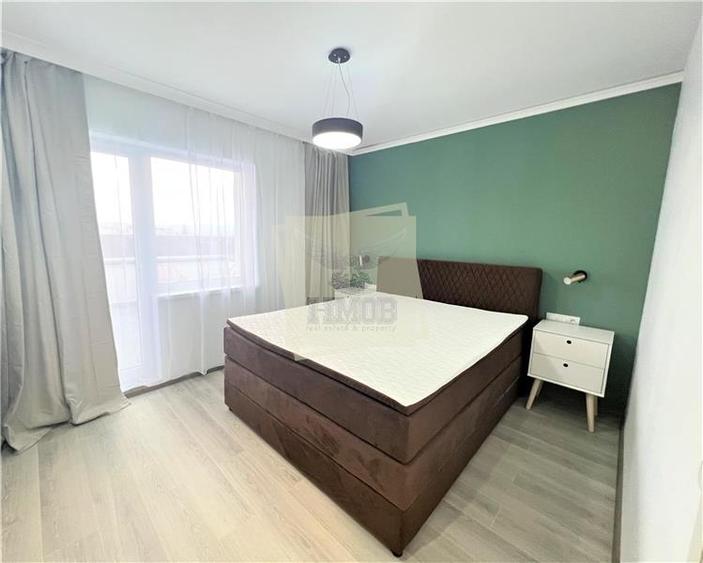Apartament cu 4 camere decomandat, mobilat în Piața Cluj