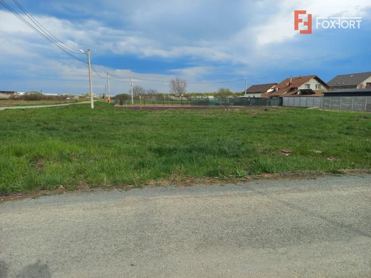 Teren Construcții intravilan de 698 mp, în Ghiroda