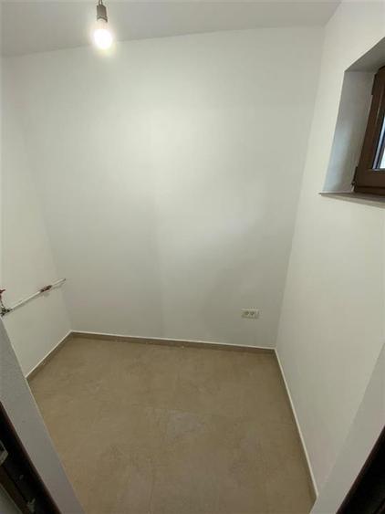 Casă cu 2 camere cu Teren 110 Mp în Aeroport