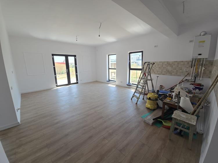 Casă cu 3 camere cu Teren 375 Mp în Berceni