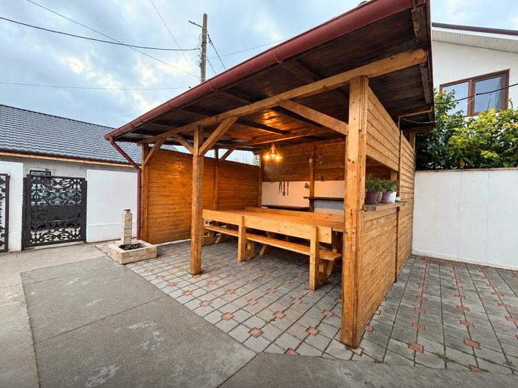 Casă cu 5 camere cu Canalizare în Valu lui Traian