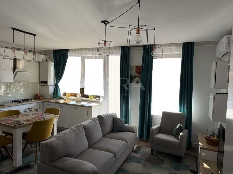 Apartament cu 3 camere semidecomandat, mobilat în Florești