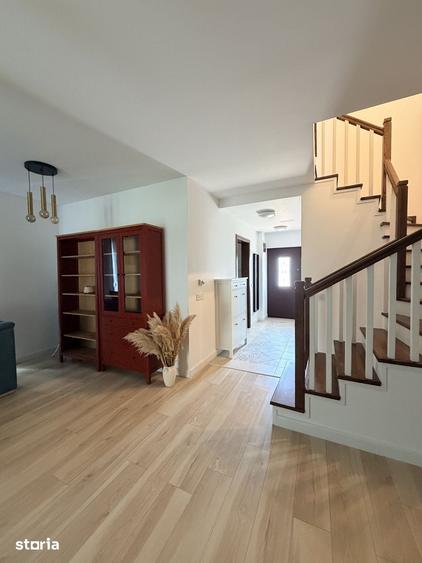 Casă cu 4 camere cu Teren 266 Mp în Tunari