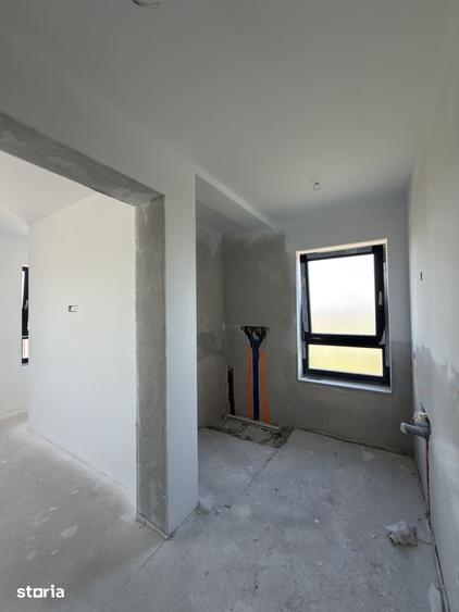 Casă cu 5 camere cu Teren 277.5 Mp în Bucovina