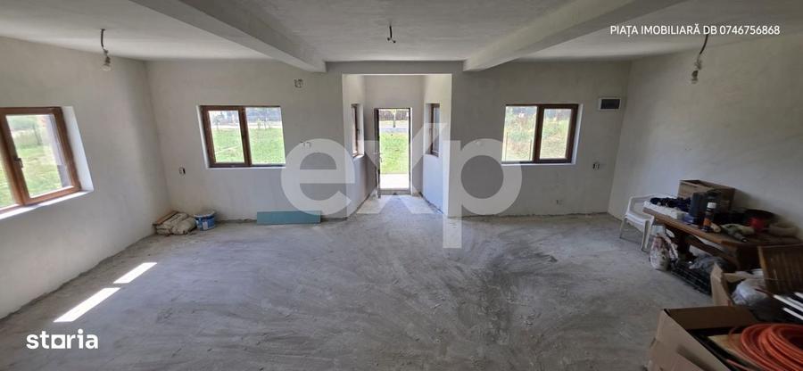 Casă cu 4 camere decomandat în Bălănești