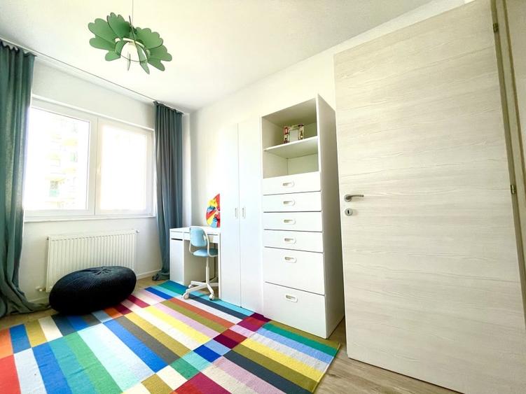 Apartament cu 3 camere decomandat în Prelungirea Ghencea