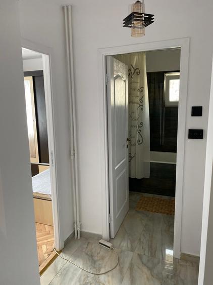 Apartament cu 4 camere decomandat în Brâncoveanu