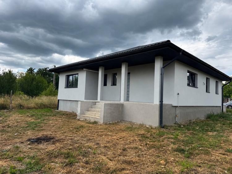 Casă individuală cu 3 camere cu Canalizare în Tăuții-Măgherăuș