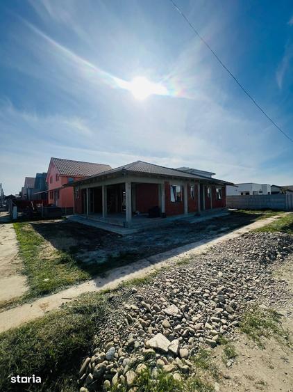 Casă cu 4 camere cu Teren 447 Mp în Sântandrei