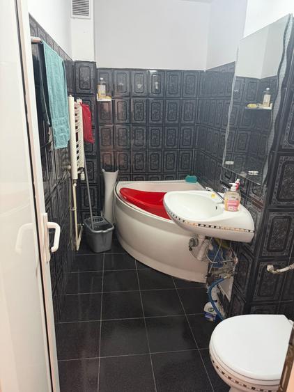 Apartament cu 2 camere decomandat în Hărmanului
