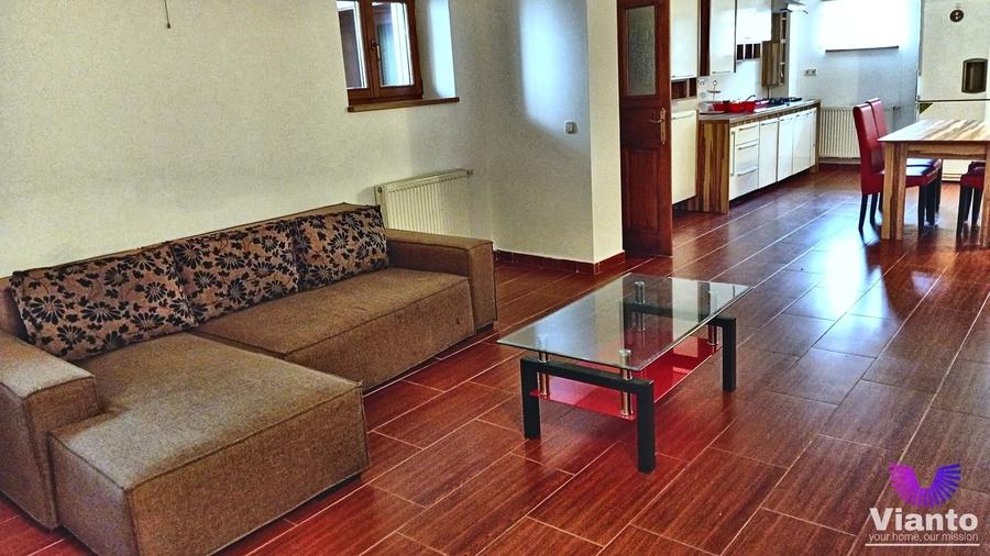 Casă individuală cu 4 camere cu Canalizare în Lazaret