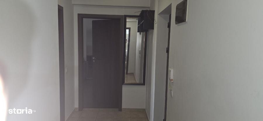 Apartament cu 2 camere în Apărătorii Patriei