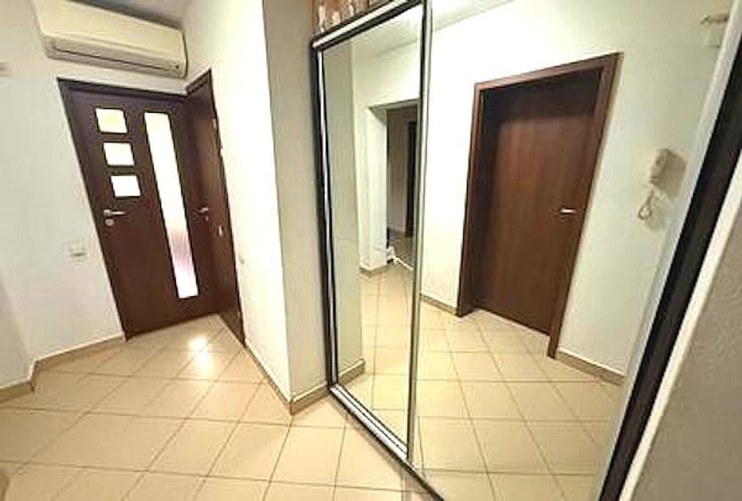 Apartament cu 3 camere decomandat, mobilat în Titan