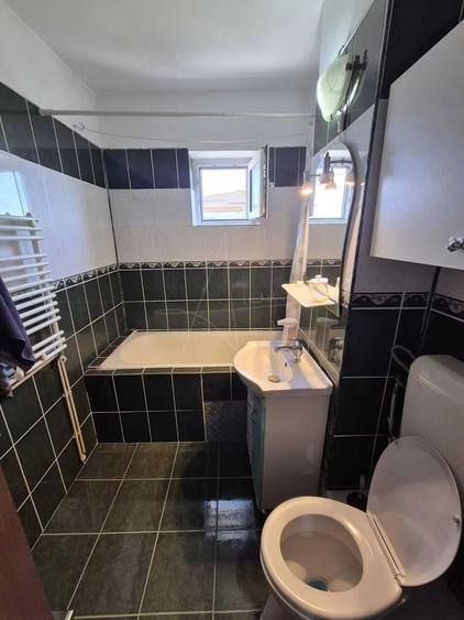 Apartament cu 3 camere decomandat în Girocului