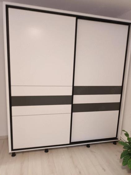 Apartament cu 3 camere decomandat în Micro 17