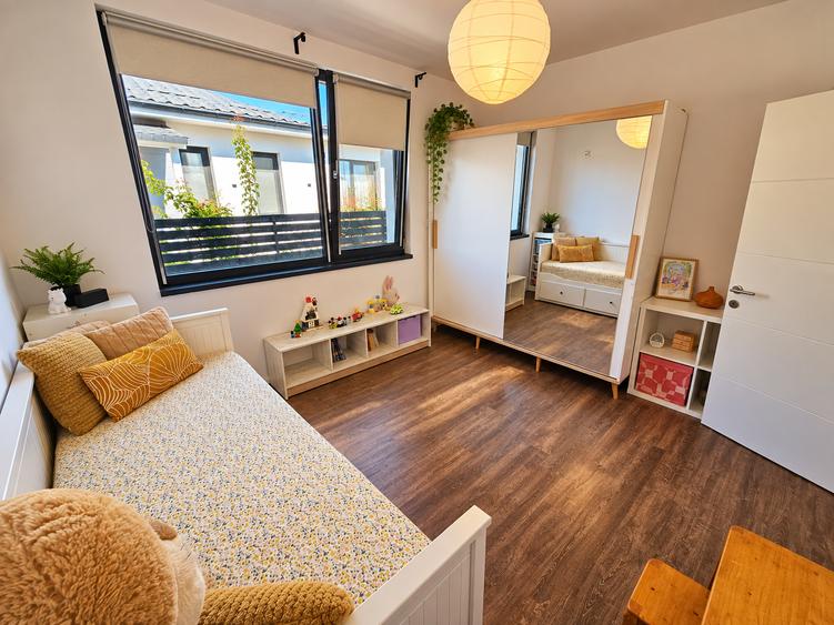 Casă cu 4 camere cu Teren 350 Mp în Tunari