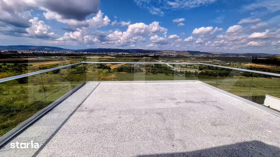 Casă cu 6 camere cu Teren 479 Mp în Sopor