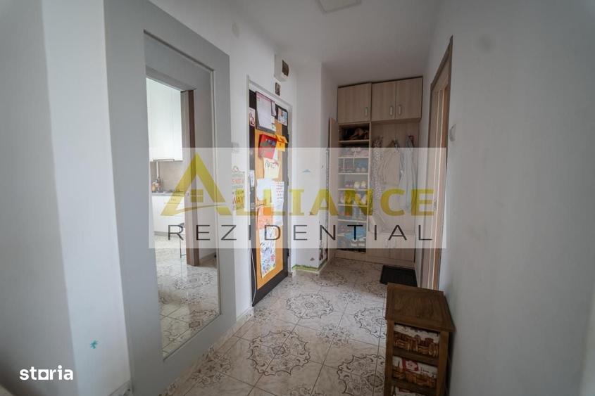 Apartament cu 2 camere semidecomandat în Berceni