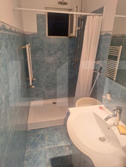 Apartament cu 3 camere semidecomandat, mobilat în Lugoj