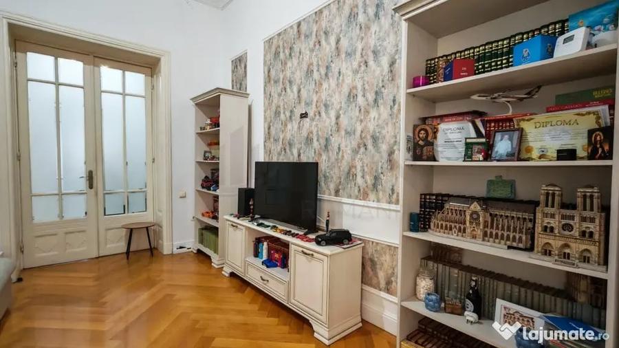 Apartament cu 4 camere semidecomandat în Dacia