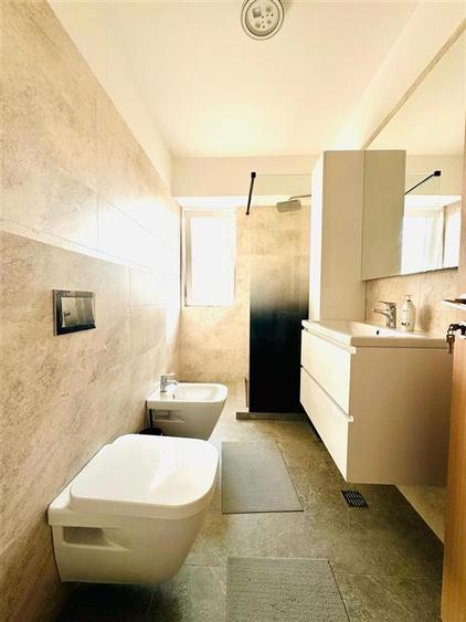 Apartament cu 5 camere decomandat, mobilat în Obcini