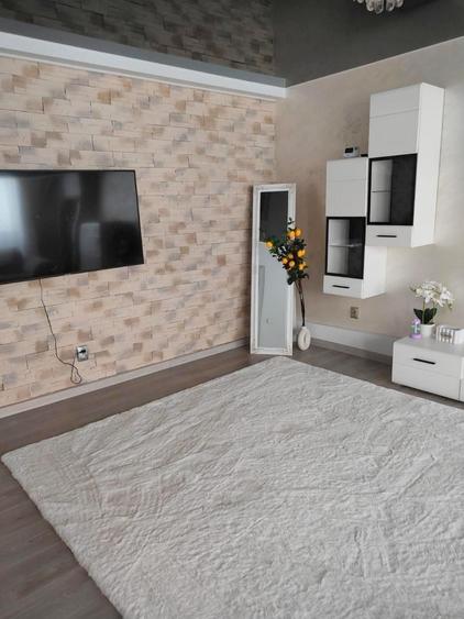 Apartament cu 4 camere decomandat în Micro 14