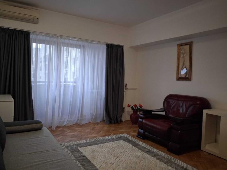 Garsonieră decomandată, mobilată în Ultracentral