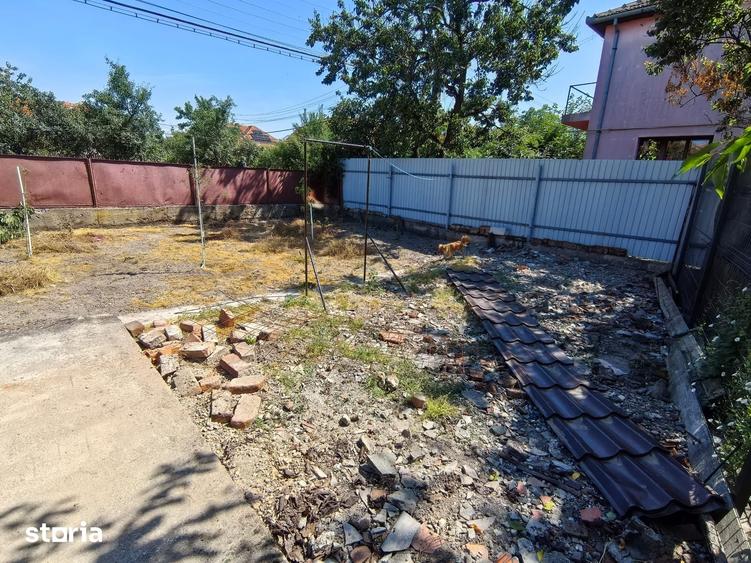 Casă cu 6 camere cu Canalizare în Central
